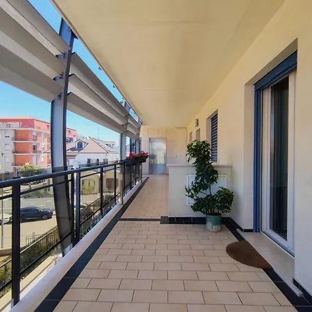 Moderno Bilocale A Due Passi Da Centro Apartman *