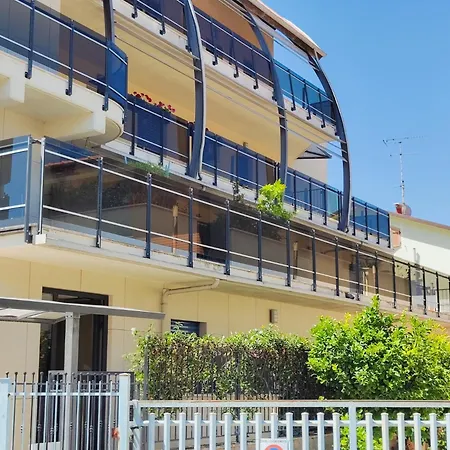 Moderno Bilocale A Due Passi Da Centro Апартаменты *